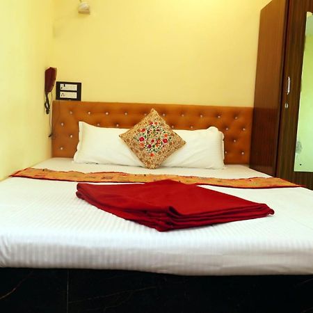 Hotel Golden Plaza Vashi 外观 照片