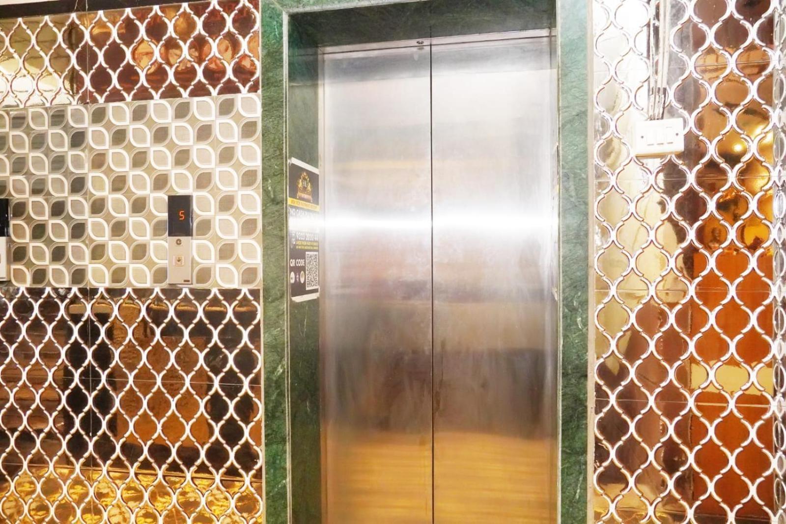 Hotel Golden Plaza Vashi 外观 照片
